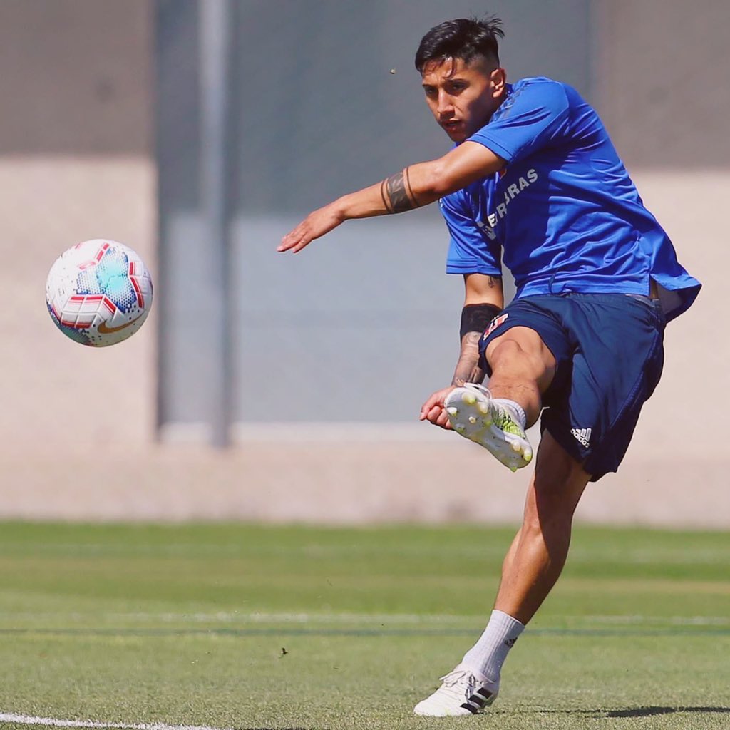 camiloandrees6's tweet photo. ⚽️👀💙❤️ https://t.co/fnCE9y8smp