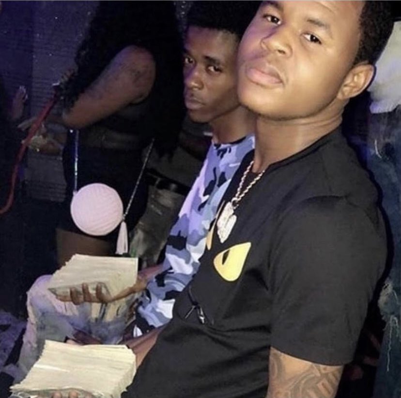 ShabDaDon's tweet photo. It’s a drought on REAL NIGGAS you already know! #MyBrothers #BigJunior #BigTreexn 🦍🖤❤️ https://t.co/mrQuBtPpEe