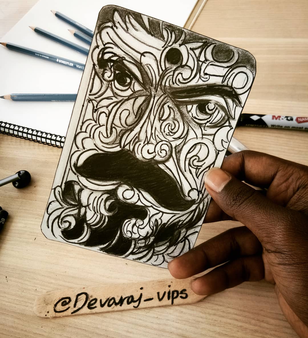 DevachelseaIps's tweet photo. #3yearsofmersal 💥
என் T H A L A L A P A T H Y @actorvijay ❤
#doodleart🔥
@arrahman @Hemarukmani1 @Atlee_dir @ThenandalFilms
#mersal #mersalisourpride #3yearsofbbmersal #mersalarasan #vetrimaaran #thalapathy #thalapathyvijay #vijay #devarajvips #thalapathyblood ❤ https://t.co/quXA9Co4k8