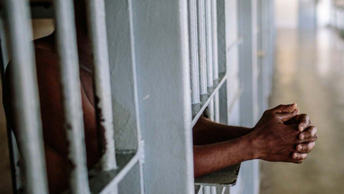 vanguardngrnews's tweet photo. S.H.O.C.K.E.R! Edo Prisoner kills neighbor who testified against him in court hours after escape https://t.co/6OkfSsKP6Y #vanguardnews https://t.co/iWSQMpuGwj