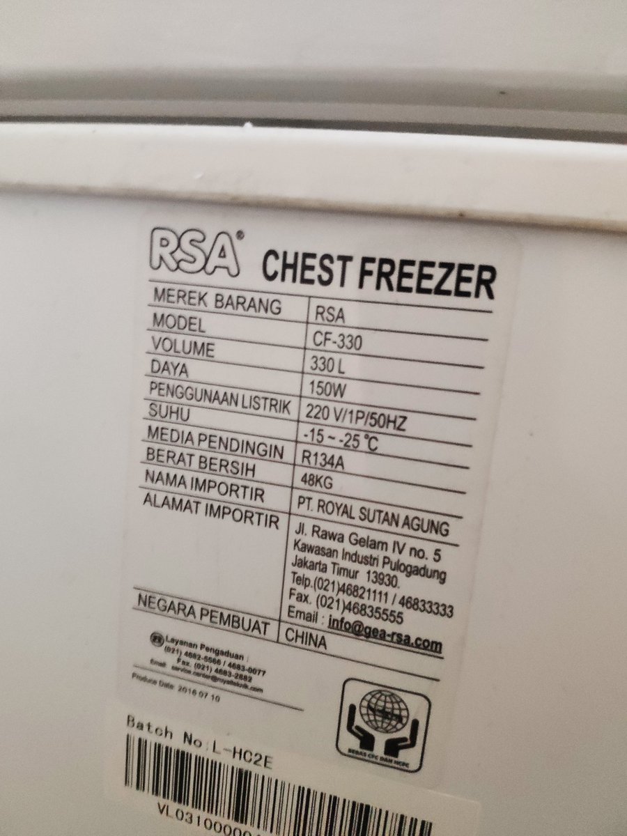 teuku_ipon's tweet photo. Assalamu'alaikum. Saya mau menjual freezer 330L. Kondisi sangat baik namun ada beberapa lecet di permukaan luar. Cocok bagi yang ingin berjualan frozen food. Lokasi di Jatibening Indah AL. Silahkan DM untuk info detailnya. Terimakasih. @JatibeningInfo @infoJATIASIH @InfoBekasi https://t.co/X7A8zdN0uN