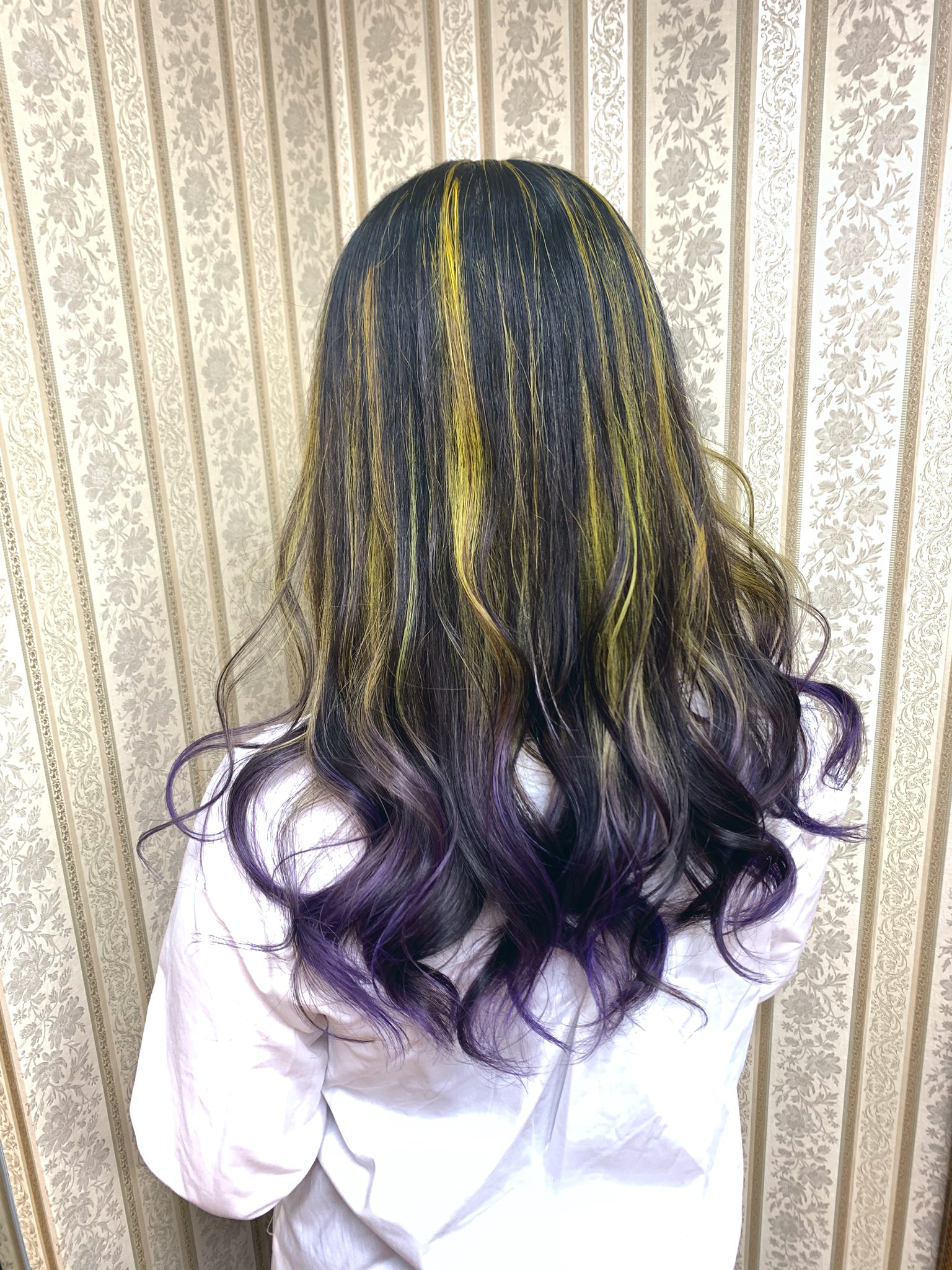 シャンテグラム Al Twitter ヘアスタイル紹介 イエローメッシュハイライト Amp ラベンダーパープルグラデーションカラー T Co Rdrb1x7bmb Twitter