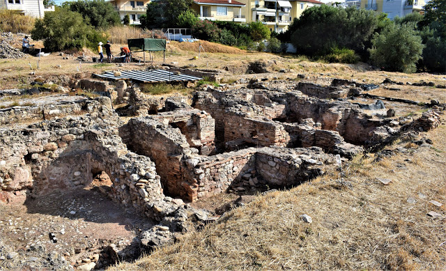Sarah404BC's tweet photo. The #Roman #Balneum in #Rafina with unique inscribed olive press basin dedicated by Claudia Nikogora wife of Marcus Junius Mnaseas, also mentioned in the inscription, treasurer of the #Amphictyonic League in #Delphi, 212 AD
https://t.co/nOxAeRQUJ0 https://t.co/HQjqPgV8au
