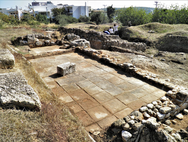 Sarah404BC's tweet photo. #Roman #Balneum in #Rafina with unique inscribed olive press basin https://t.co/fGI4DzuyU8