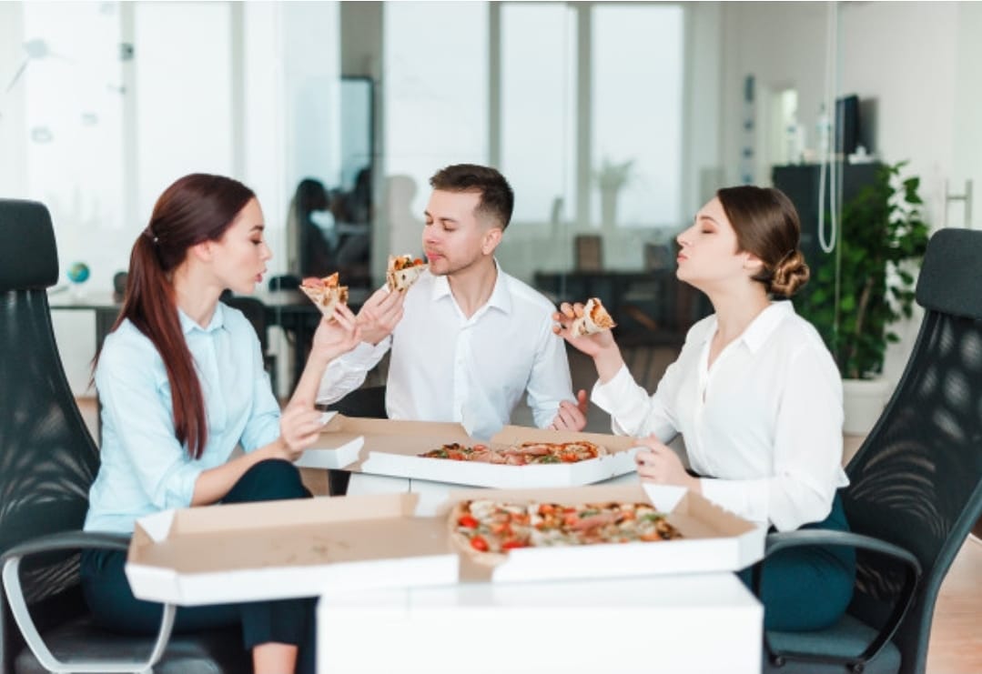 Muncheeze_PG's tweet photo. Celebrate your successes and team building with @Muncheeze_PG 
Check out the awesome deals we got for your Work Pizza Party 🥳🍕
Tag your co-workers and boss to let them know about this deal 😁👍
Call 250-645-4444 to place an order.
#belocalbuylocal #princegeorge #pizzaparty https://t.co/gTqciLRnuO