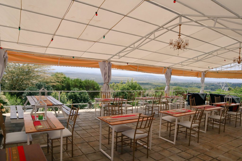 LemonValleyFarm's tweet photo. Looking to treat yourself or loved ones to an impeccable dining experience? Say no more! Visit us on https://t.co/iLRw8VTSVz to check out some of our house specials and reserve a table.
#TembeaKenya #finedining #diningwithaview #farmdining https://t.co/NLlFrHZOd8