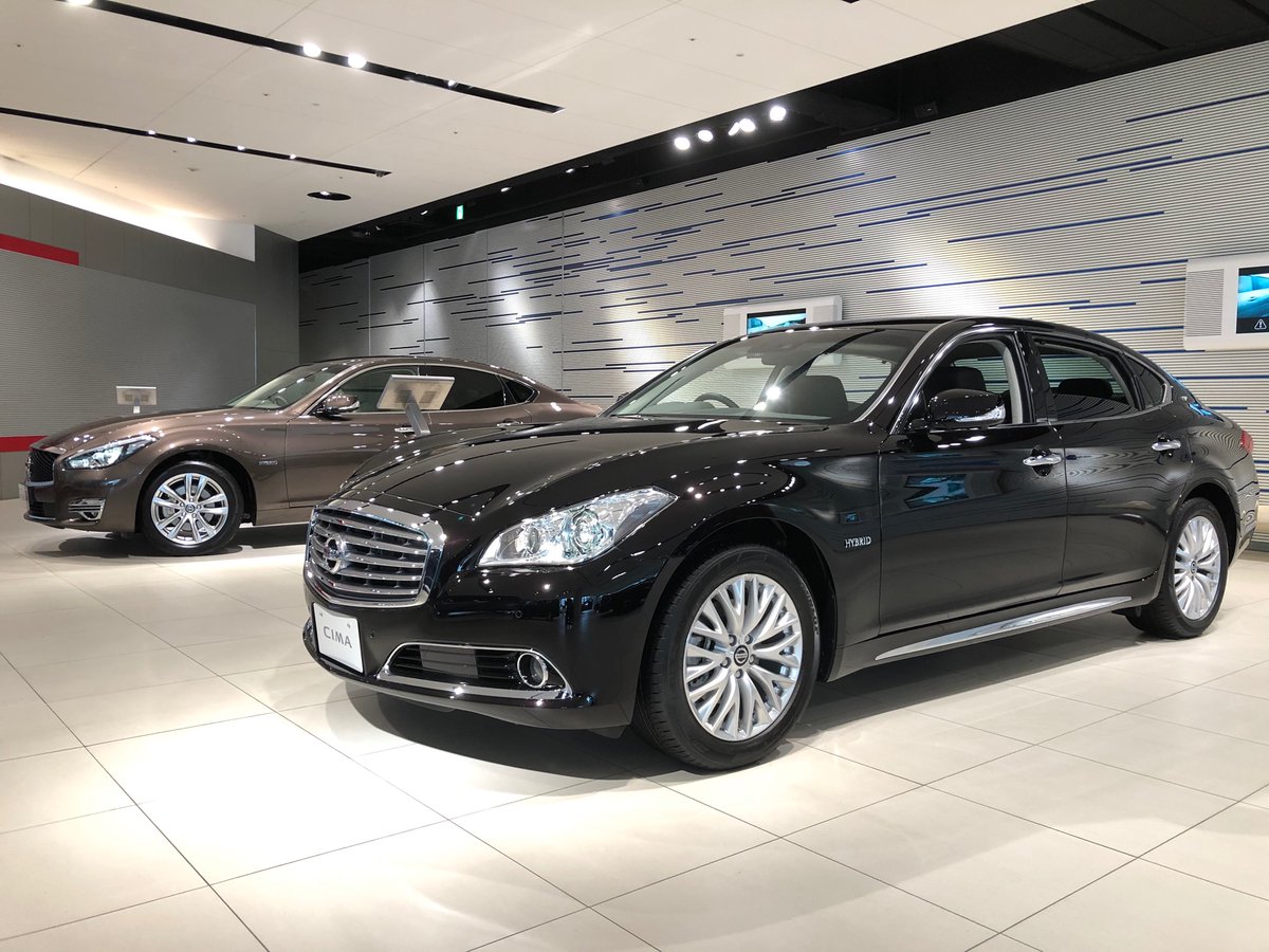 翔麻 Nissan Cima 日産のフラッグシップ セダン 内外装の質感やパーツ一つひとつからしても当時の設計者のこだわりを感じる こんなに素晴らしい車だからこそ次期型にも期待したいし フラッグシップ としてこれからもこの車を守り続けて欲しい 日産