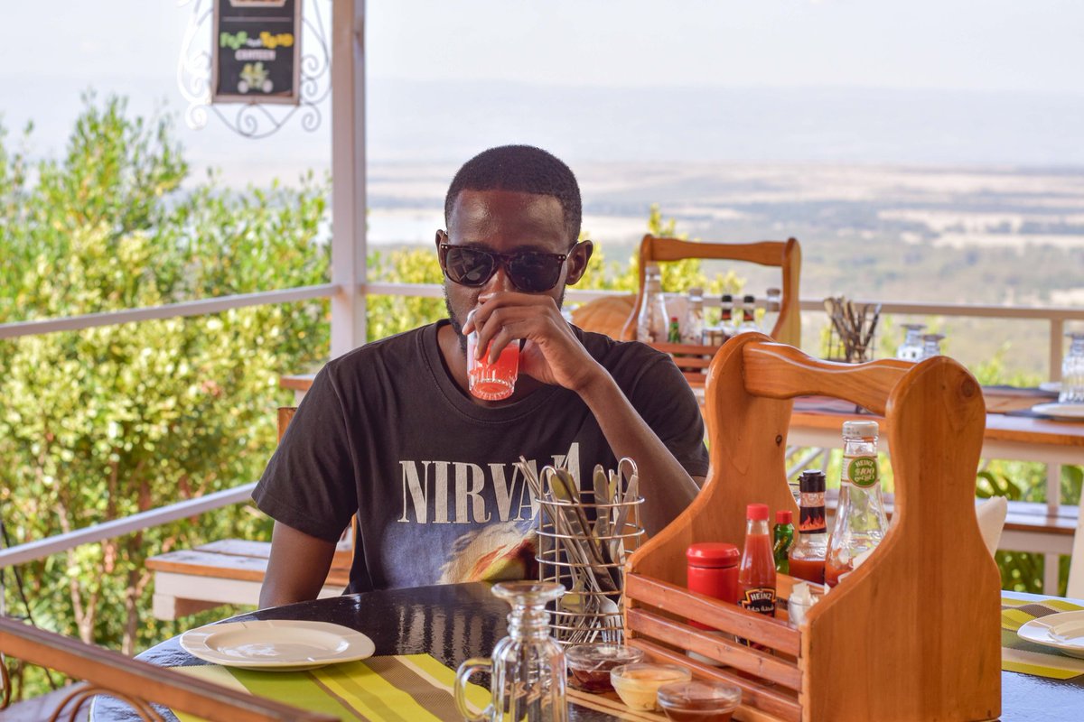 LemonValleyFarm's tweet photo. Looking to treat yourself or loved ones to an impeccable dining experience? Say no more! Visit us on https://t.co/iLRw8VTSVz to check out some of our house specials and reserve a table.
#TembeaKenya #finedining #diningwithaview #farmdining https://t.co/NLlFrHZOd8