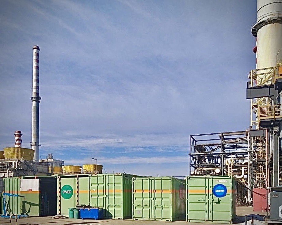 VedSRL's tweet photo. #ValveMaintenance Mobile Workshop-Lab positioning. We are ready to perform the next Power Plant Major #Turnaround - Ravenna - Italy. #Ved #CoemiVedGroup #EniPower #Coemi https://t.co/tQdtYI3nnS