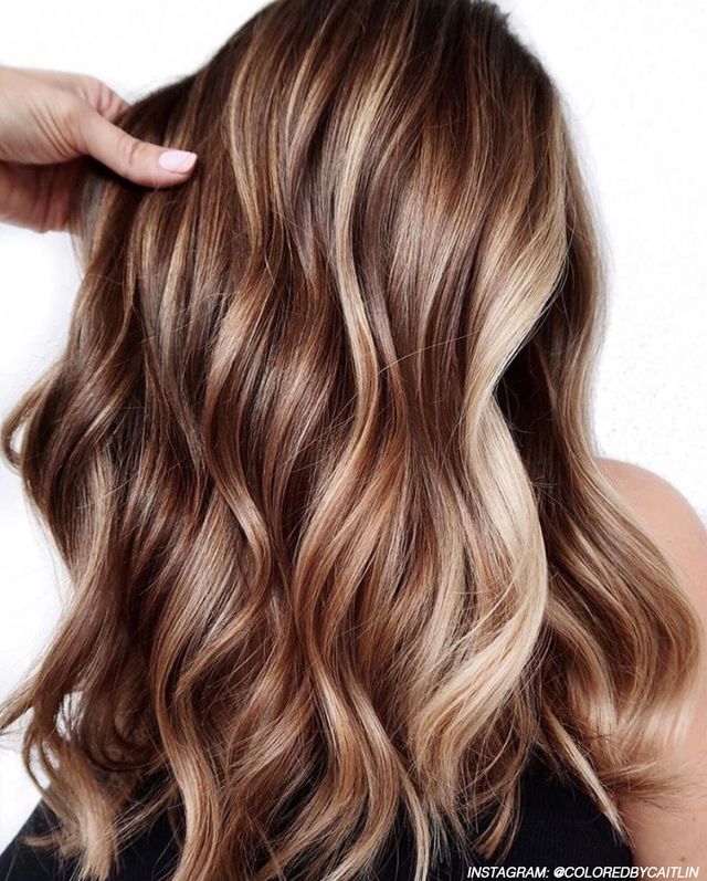 BangstyleTweets's tweet photo. The original low-maintenance #color trend – #balayage has always been synonymous with beachy, lived-in, or natural-looking #hair color. #bangstyle #beauty 

Click here to keep reading: https://t.co/9JKnrrUC9K https://t.co/dK5vj77W0c