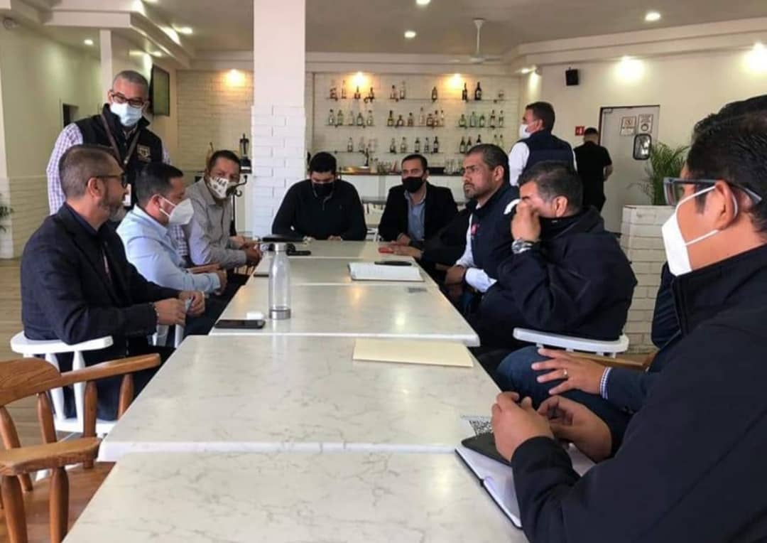 LicHugoLeon's tweet photo. Nos reunimos con los Comerciantes de la Delegacion Playas de Tijuana con la finalidad de dar a conocer los avances del proyecto RUTA SEGURA y la plataforma https://t.co/SY254dQ30k
#cluster #elclustertrabaja #smartmx #turismo #gastronomia #reactivaciòneconomica #somoscluster https://t.co/S5Yj5F88HA