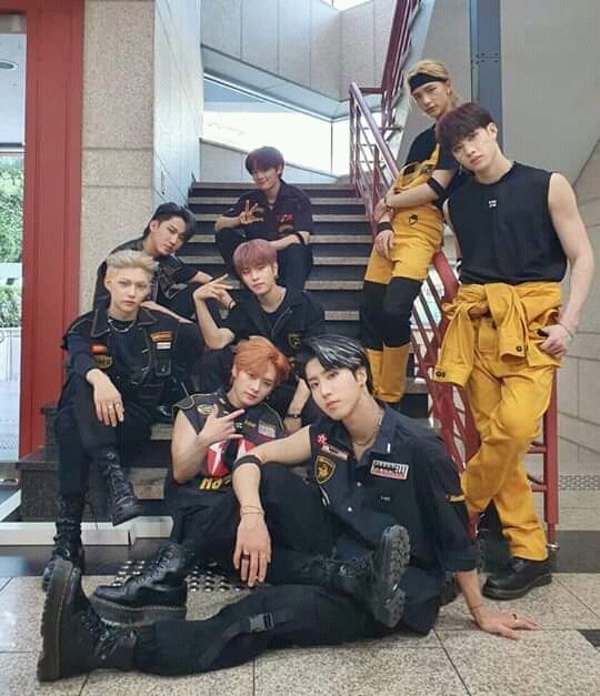 NikolV08146259's tweet photo. STRAYKIDS REVELION

#EKP_bestartisoftheyear_StrayKids 
#EKP_bestwriter_Bangchan 
#EKP_bestproducer_Changbin 
#EKP_bestmalemv_StrayKids 
#EKP_bestmalechoreo_StrayKids 
#EKP_bestsongoftheyear_StrayKids 
#EKP_albumoftheyear_StrayKids https://t.co/053L9edzvw