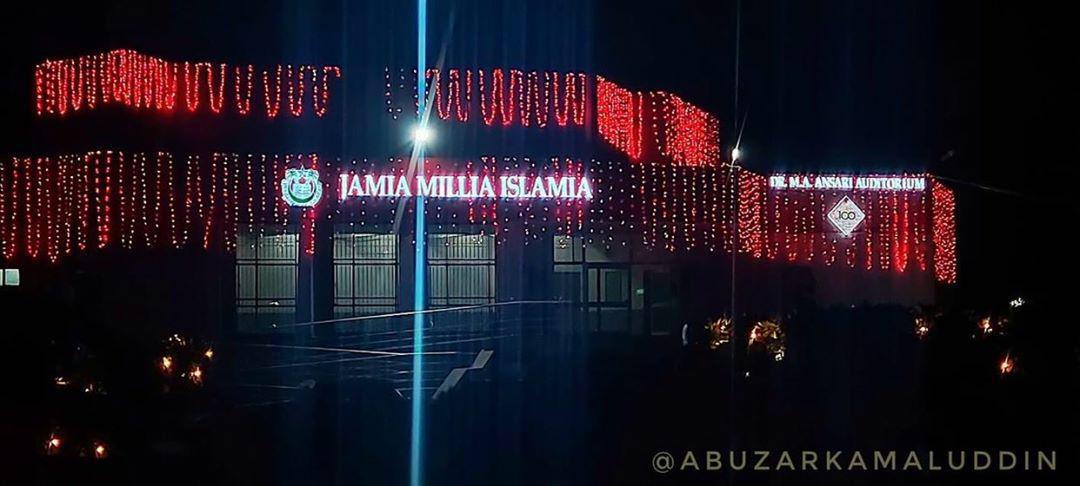 Fahad_Jami's tweet photo. As it trns 100 yrs feelng as proud as alwys to b a #JamiaMilliaIslamia alumnus,an institution like none else.Founded &amp; supported by grt freedom fighters incl Mahatma Gandhi it continues to b the beacon of freedom,justice &amp; enlightenment. 
#DayareShauqMera
#100yearsofJamia https://t.co/3VQRsNWAjq
