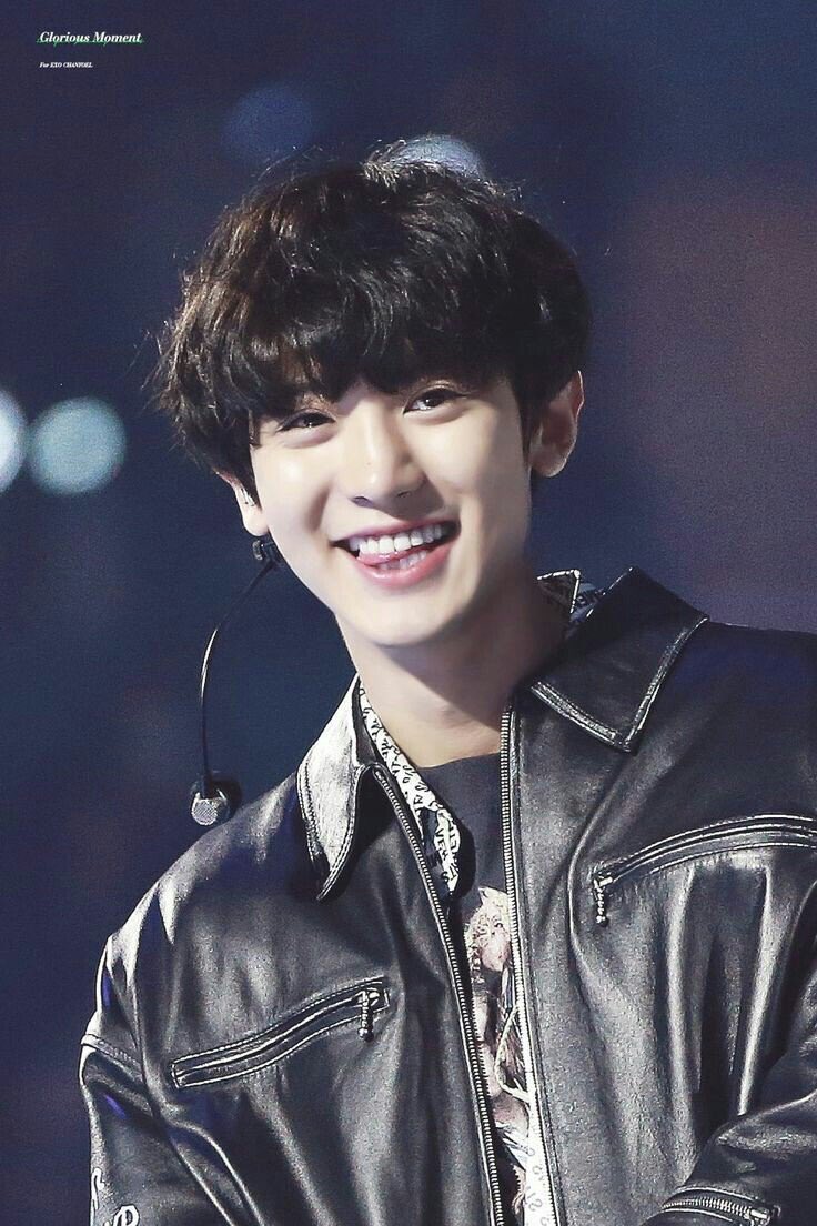 his cute perfect beautiful little smile @weareoneEXO  #EXO