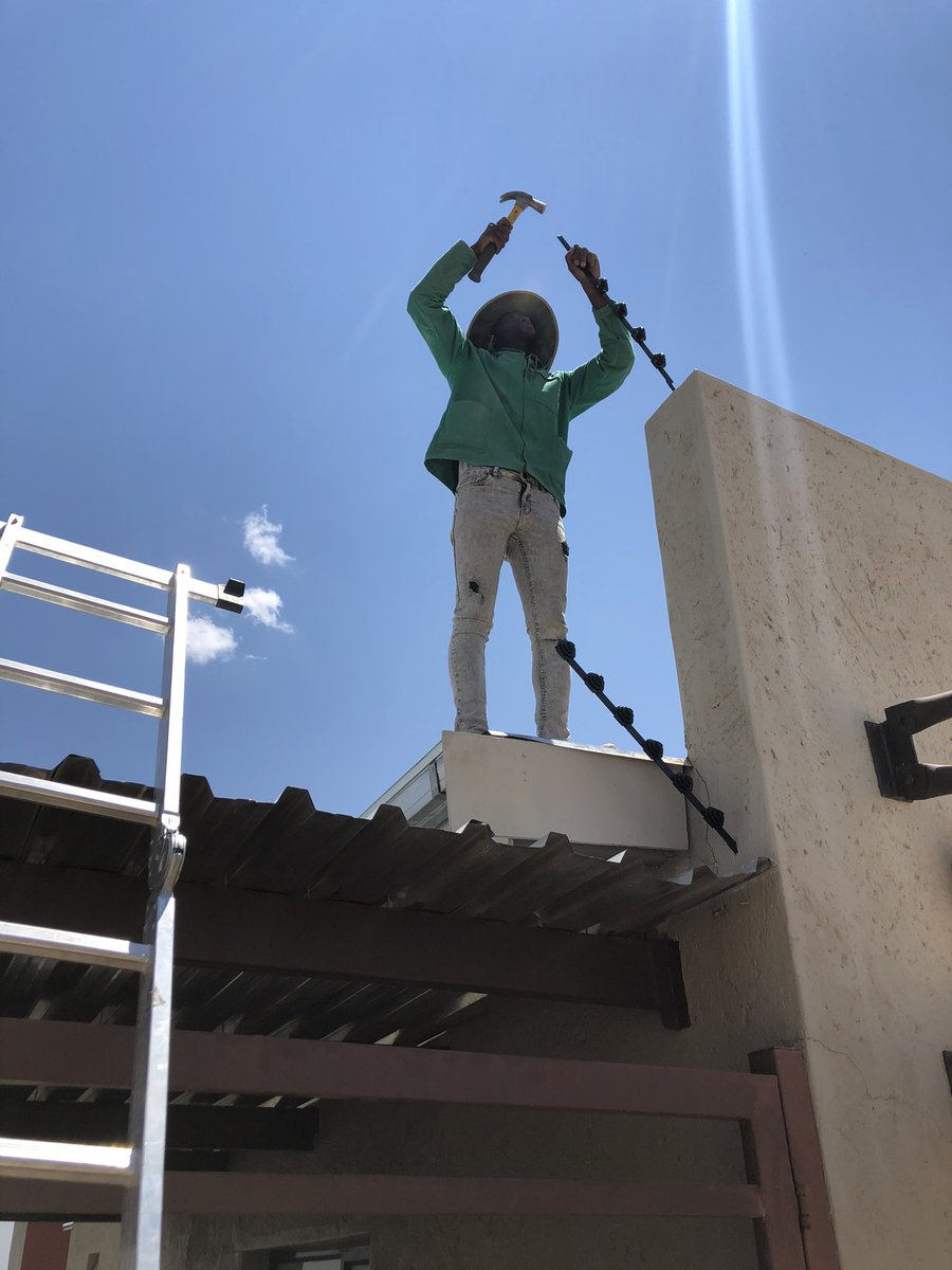 AdvanceInvestm1's tweet photo. OUR SERVICES🇳🇦

•GARAGE DOORS
•ALARM SYSTEM 
•GATE MOTORS/AUTOMATION
•CCTV CAMERAS
•ELECTRIC FENCING
•DSTV INSTALLATION 
•ADVANCE VEHICLE TRACKING 

☎️0813159343 
📧info@advanceinvestmentsgroup.com https://t.co/Yfx6L9tbI5