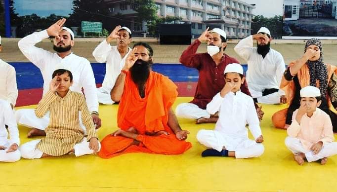 MPYS_Mumbai's tweet photo. योग जीवन का मूल आधार।योग उनके लिए है जोअपना जीवन बदलना चाहते हैं,जो इस ब्रह्मांड के सत्य को जानना चाहते हैं,शक्ति सम्पन्न होना चाहते है,जो हर तरह से स्वस्थ होना चाहते हैं,आप किसी भी धर्म से हैं यदि आप स्वयं को बदलना चाहते हैं तो योग आपकी मदद करेगा @rakesh_bstpyp @Sadhvi_Devpriya https://t.co/GN8UFvVNat