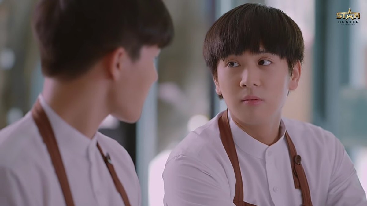 S : Phai, kamu percaya takdir gak?P: Idk, aku belum pernah mengalaminya.S : Gimana ttg belahan jiwa, percaya gak?P : ........  #แถลงข่าวGenY   #GenYTheSeries   #แบงก์ภณ  #แบงก์ผู้บ่าวเท้าไฟ  #ภณคนคิวท์