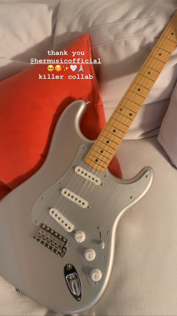 alessiacworld's tweet photo. MY DREAM COLLAB! Alessia’s Instagram story: “thank you @HERMusicx 🥺🥰✨🤍🙏🏻 killer collab”. https://t.co/Zk3NOvbTEb