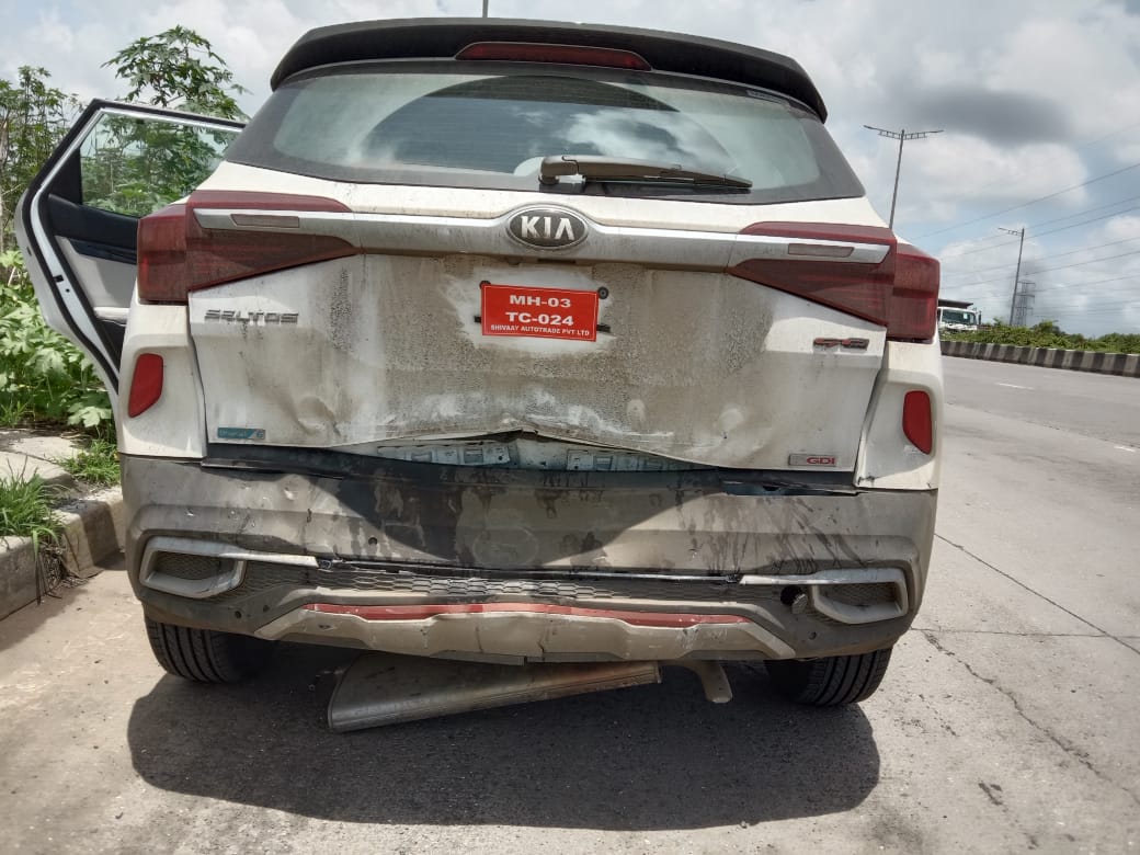 Sheetalshemlani's tweet photo. I booked KIA Seltos GTX plus in the month of march from Shivay Motors Vidhyavihar. They gave several reasons and delayed delivery for 5 months,later we learnt from our sources. They have sold us wrecked car which was already been damaged &amp; repaired before delivering it to us. https://t.co/CT3nX9ustX