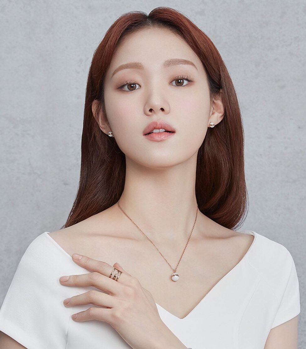 Who is Lee Sung Kyung?-Appreciation thread of her and her talentsLee Sung Kyung (이성경) is a South Korean model, actress and singer.She is kind, cheerful, grateful, loving. She has too many talents and virtues.She is also known for her incredible beautyOccupations: