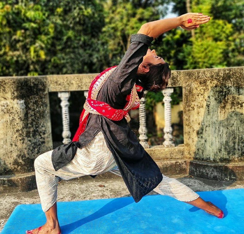 3.Anjaneya Aasan: good for back, quadriceps and hamstrings4.Ustaraasan: good for spines,knee joints,stomach, body shape