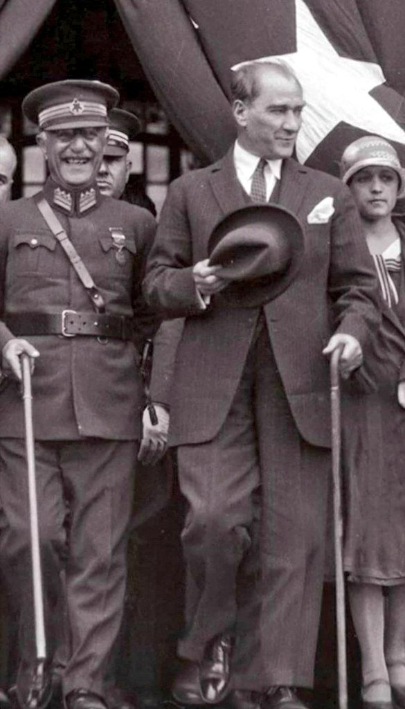 GKGulacar's tweet photo. Milletimizin zaferi olan Cumhuriyetimiz'in 97. yılı kutlu olsun. Bu vesile ile Cumhuruyetimiz'in Banisi Gazi Mustafa Kemal ATATÜRK'ü rahmetle ve minnetle  yad ediyorum.
#CumhuriyetBiziz https://t.co/GZW6UGshb2
