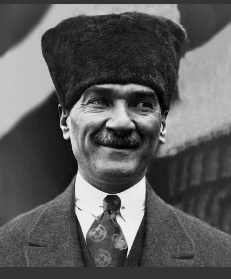 MlkYilmzz's tweet photo. Cumhuriyet bayramımız kutlu olsun! 🇹🇷                                                                Saygı, sevgi ve minnetle...                     #29EkimCumhiyetBayramı  #CumhuriyetBayramı #Cumhuriyet97Yasında https://t.co/Zt4K0RjJCr