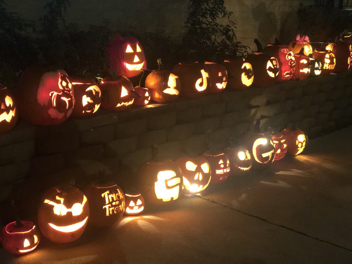 CatholicJerome's tweet photo. Our illuminated pumpkin patch is amazing! Drive by the Santa Lucia @ St. Jerome campus to check it out. Our little goblins and ghouls did a wonderful job. Happy Halloween from our families to yours!!!! #sjsstrong #stjeromefamily #weareinthistogether @archchicago @ChiCathSchools https://t.co/ac3qAeHuHA