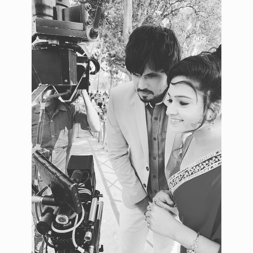 IamChiragpatil's tweet photo. “Monkeying around 😛”

:

:

:
#bts 
#timepass 
#betweenshots 
#shootlife 
#shooting 
#lifeofanactor
#marathifilm 
#comingsoon 
#seeyouinthetheatre 
#movies 
#filmlife 
#lights 
#camera 
#Action https://t.co/87sKRjewWG