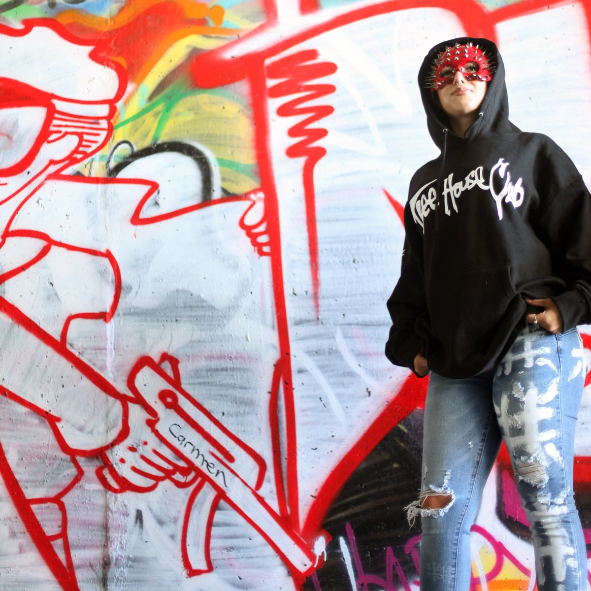 ATreeHouseClub's tweet photo. Harvest / Winter Run 2020 Collection available now. Link in bio.
#TreeHouseClub #CoolKidsOnly #FollowThePoundSign #Fashion #MaskedSinger #MaskUp #BlackFriday #designer #DesignerFashion #streetfashion #streetwear #graffiti #Mask https://t.co/SahXAqG44Y