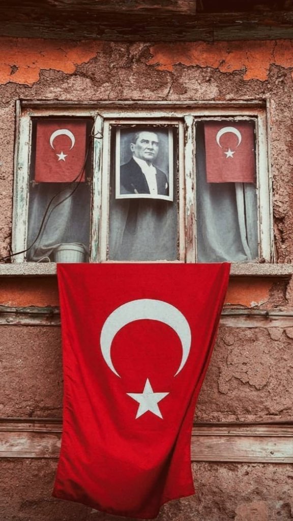 sergenct's tweet photo. Yaşasın Cumhuriyet 🇹🇷
#29EkimCumhiyetBayramı 
#Atatürk https://t.co/3sIDg87xHM