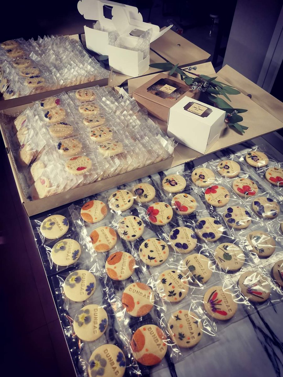 korborrr's tweet photo. ร้านแพ็คดีมากกกก 
ส่ง Flash ไม่มีแตกซักชิ้น 🍪🌺🌼🌸

#DunBasDelivery https://t.co/puQ7ohpytj