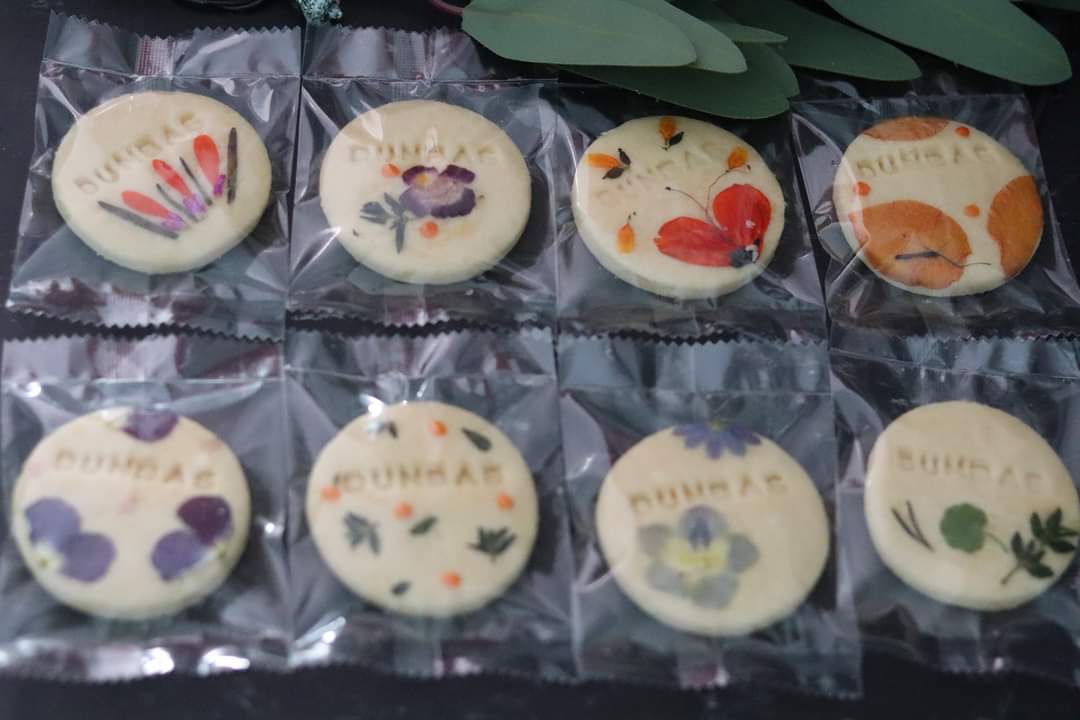 korborrr's tweet photo. ร้านแพ็คดีมากกกก 
ส่ง Flash ไม่มีแตกซักชิ้น 🍪🌺🌼🌸

#DunBasDelivery https://t.co/puQ7ohpytj