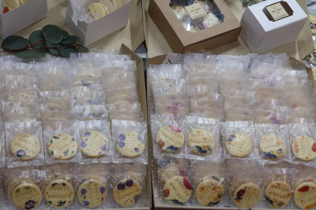 korborrr's tweet photo. ร้านแพ็คดีมากกกก 
ส่ง Flash ไม่มีแตกซักชิ้น 🍪🌺🌼🌸

#DunBasDelivery https://t.co/puQ7ohpytj