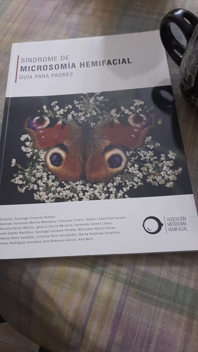 ILogopedia's tweet photo. Es un honor poder leer este libro recién publicado☺. Sindrome de Microstomía Hemifacial_Guía para padres. 
Por cierto... también trabajo de los logopedas junto con un buen equipo multidisciplinar...#logopedas https://t.co/bqs964WbNe