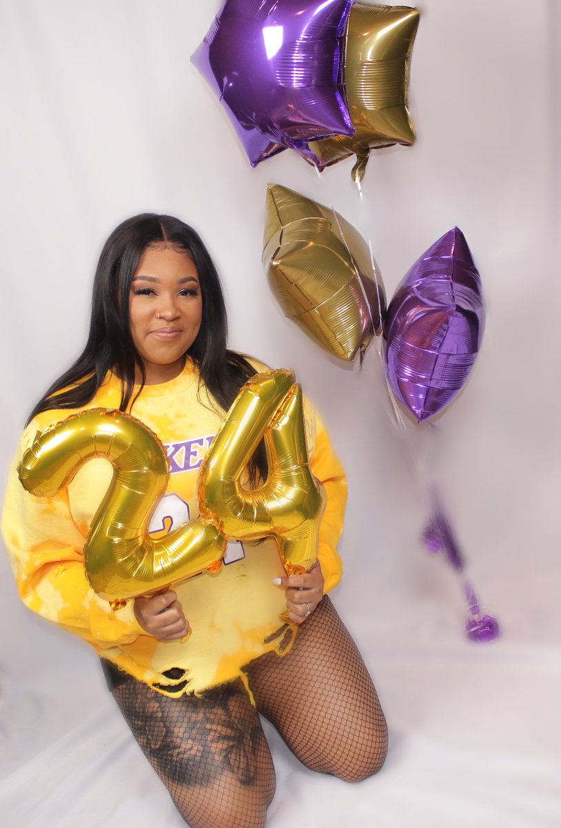 UniquelyNiah's tweet photo. Put me in coach, it’s my time 🎊🎉🎁 https://t.co/uXze2dZ9Yn