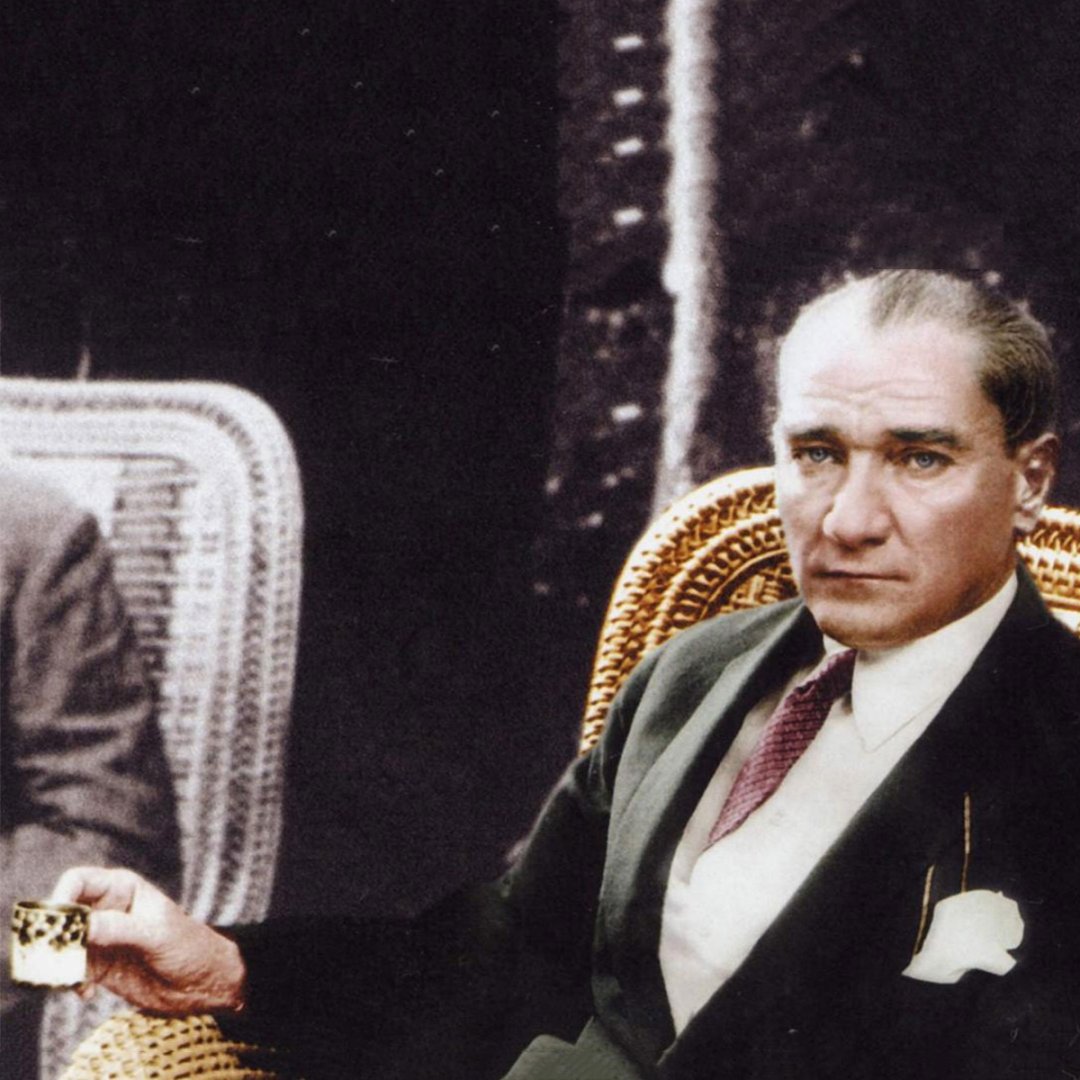 Bu bayramı bizlere armağan eden Ulu Önder Mustafa Kemal Atatürk'ü ve silah arkadaşlarını saygı ve sevgi ile anıyoruz.

29 Ekim Cumhuriyet Bayramımız kutlu olsun! ❤