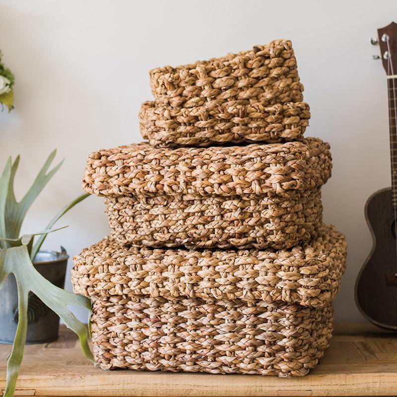 rusticreach's tweet photo. Has your office gone from neat and tidy to utter chaos over the course of this pandemic? If so, the Organic Straw Organizer Storage with Lid is the perfect solution to help make your desk go from cluttered to cool. https://t.co/Bc3ES6xPmQ