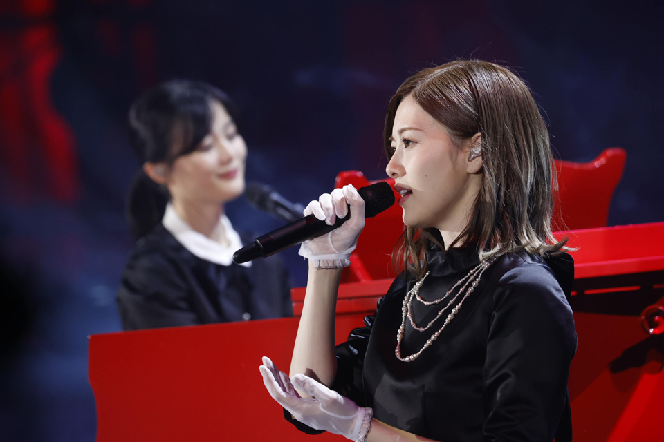 💐 #白石麻衣卒業コンサート レポ① 白石麻衣、序盤からメンバーと涙