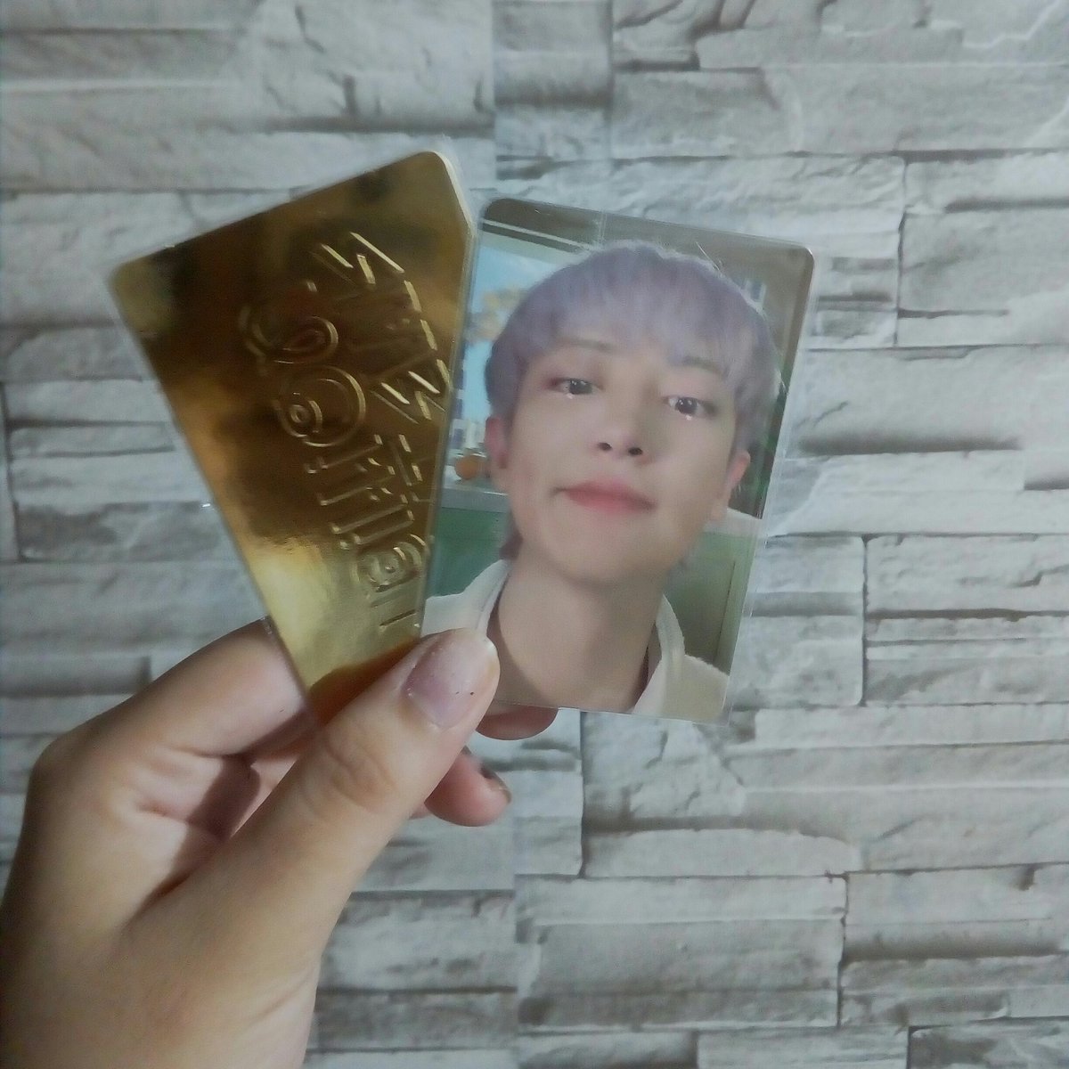 yehetfied's tweet photo. These babies arrives yesterday. Thank you po @thefangirlcart! Thank you din po sa mga nagbigay sakin nung #PisoForAPhixo, eto na po yun. 😩💖 https://t.co/WsyLoOebqS
