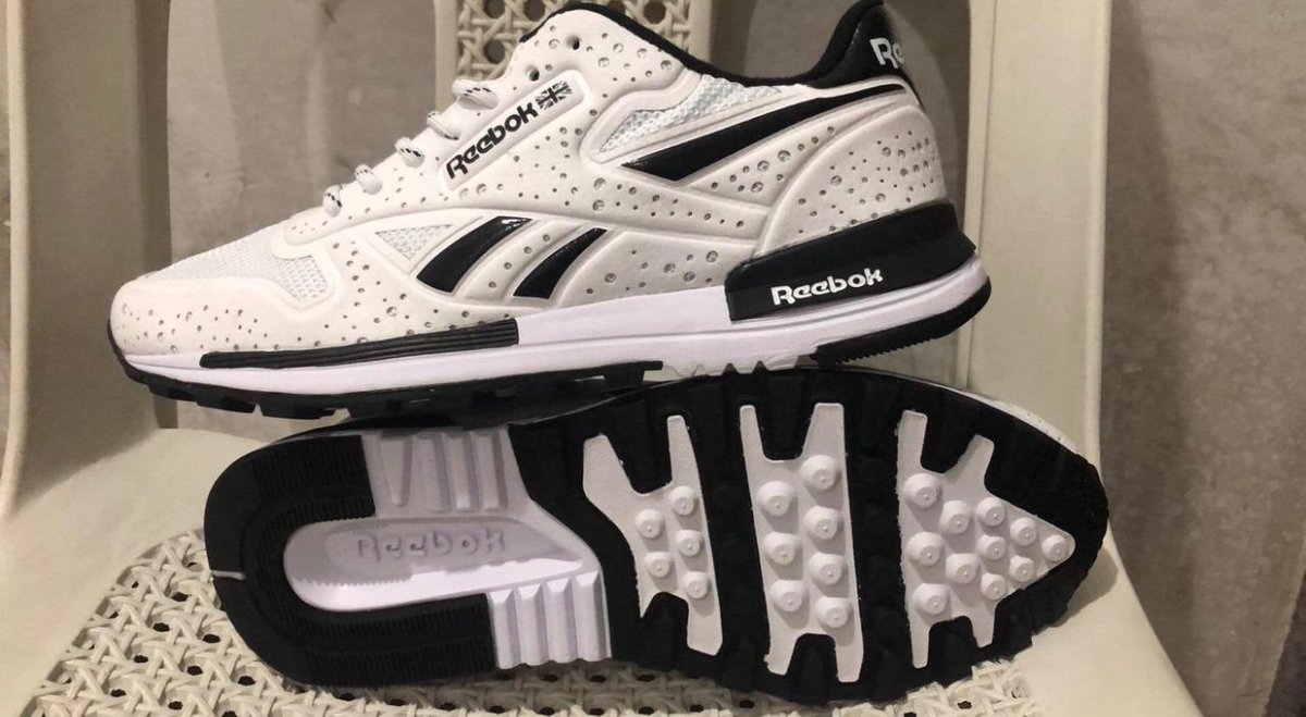 4thstreetW's tweet photo. Reebok 
Size 40-44
Kes. 2800
Call,  text whatsapp 07429555418
Whatsapp link https://t.co/GbF1fddvwg

Benji #IkoKaziKE Makueni Subaru 
Bad sonko kakamega Subaru 
#TanzaniaElections2020 https://t.co/ws0ryIpbXp