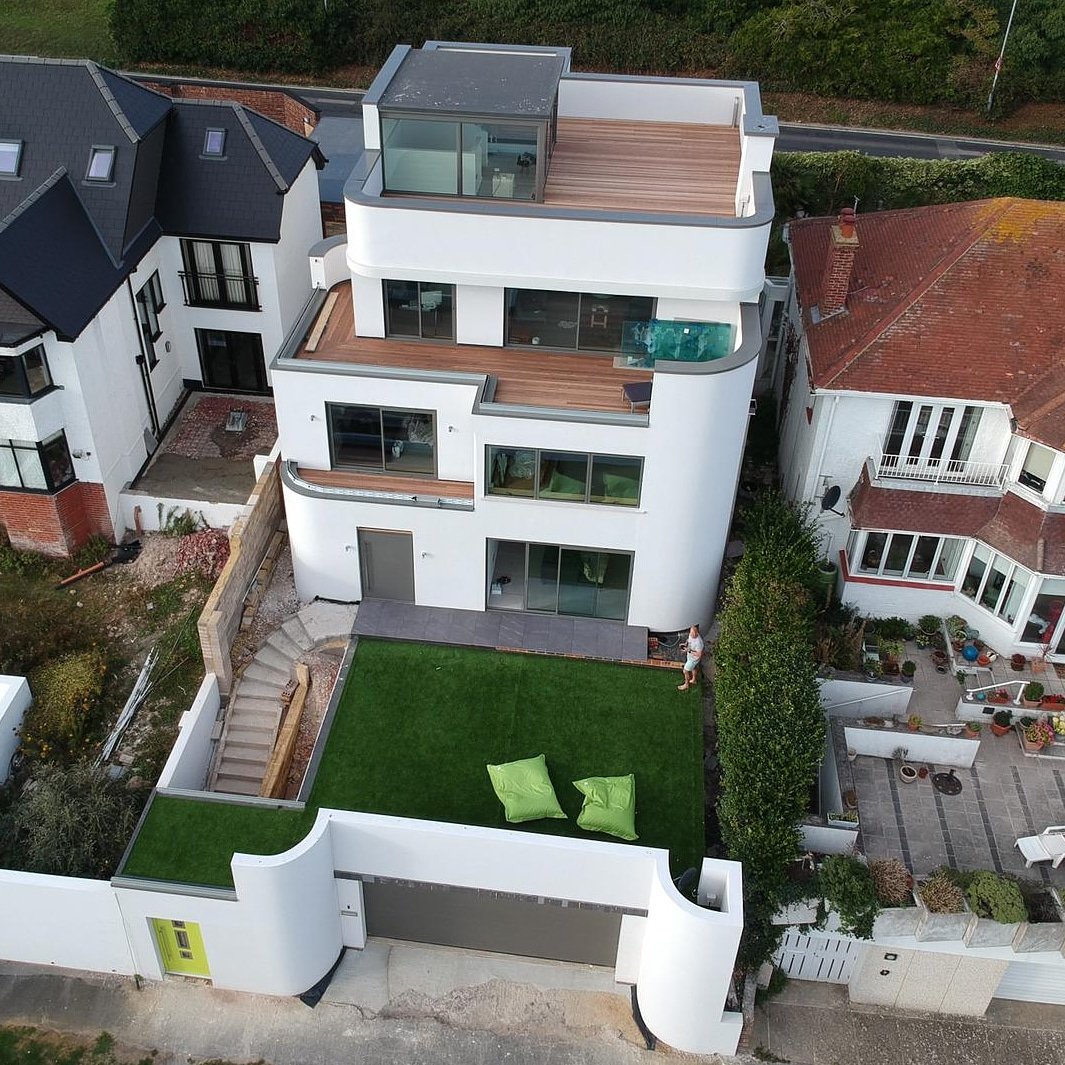 insarend's tweet photo. Completed render to this lovely property in Roedean #Parex #Rendering #Brighton #curvedwalls #monocouche https://t.co/9SbPV3MryE