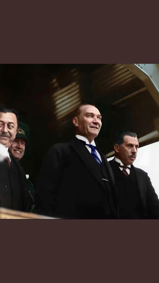 eseennm's tweet photo. "Cumhuriyet fikir serbestliği taraftarıdır. Samimi ve meşru olmak şartıyla her fikre saygı duyarız."
-Mustafa Kemal ATATÜRK
#29EKİM https://t.co/OSBfURQC9w