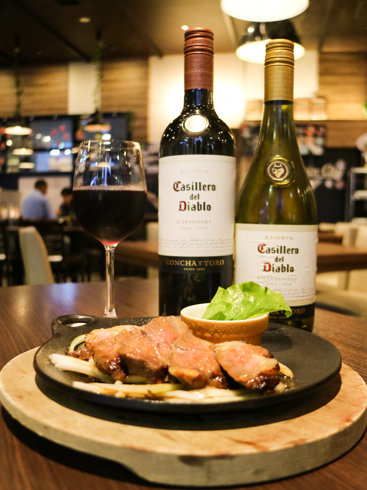 キリンシティ Kirin City その昔 特別な蔵に貯蔵されたワインの 美味しさに 密かに盗み飲みする者が続出 この蔵には悪魔が棲んでいる と噂を流し人々を恐れさせ その美酒を守ったと言う そんな 悪魔の蔵伝説 を持つ カッシェロ デル