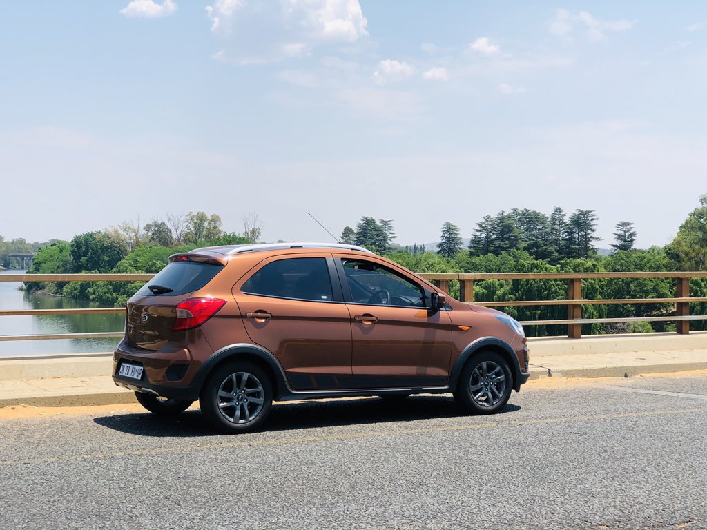 BernethKoopman's tweet photo. If you are looking for something light and powerful or your first car the @FordSouthAfrica Figo lifestyle is surely a great start #BuiltProud #FigoYourWay #FordGlobe itβs rain sensing wipers and climate control are about some of my best features of the car. https://t.co/u684USGZBS