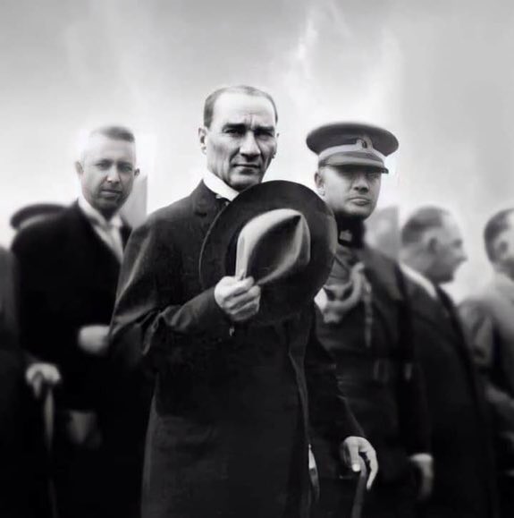 Cumhuriyet Bayramımızın 97'inci Yıldönümünde, başta Başkomutan Gazi Mustafa Kemal ATATÜRK Olmak Üzere, Silah Arkadaşlarını, Aziz Şehitlerimizi ve Kahraman Gazilerimizi Saygı, Minnet ve Rahmetle Anıyoruz.
Cumhuriyet Bayramımız Kutlu Olsun! #Atamİzindeyiz