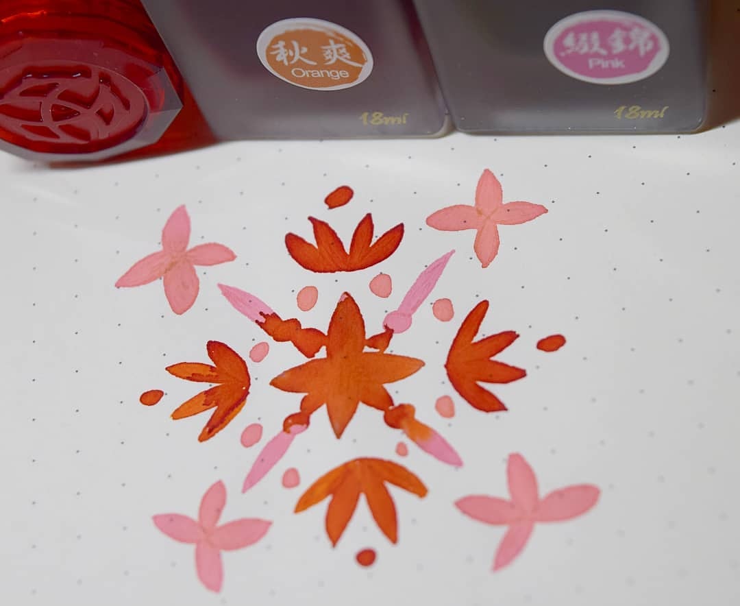 fountainfeder's tweet photo. The TWSBI orange and pink ink, seem to be a lovely combination in the fall colour depaetment.They are available as single bottles and samples.
#Twsbiink #ink #fountainpenink #dippen #füllertinte #inkswabs #inkswatches #inkdoodle #inkTest #drawing #inkdoodles #inkdrawing #swabs https://t.co/FAfEg0FaGf