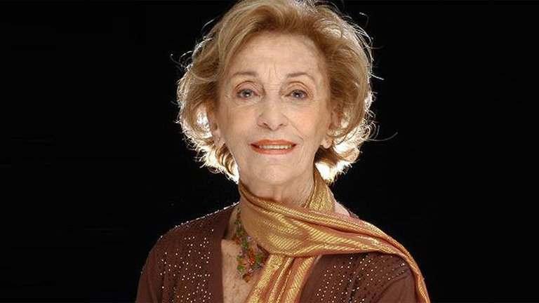 podcastsimula's tweet photo. Hoy cumple 100 años la querida actriz Hilda Bernard! Ojalá que festeje su cumple con un rico plato de fettuccini a la salsa Di Mare 🍜 https://t.co/G9Eb5iGe2Y
