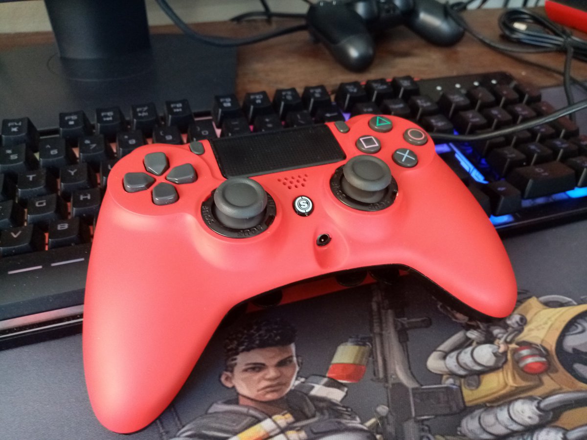 JazzJuric's tweet photo. Big Thanks To @EliteGamingRSA and @EGSA_LimitLess!!!!!💜💜
For gifting me this beautiful @ScufGaming controller.
Just before season 7 also letsssss gettttt itttttt😤🤘 Again huge thanks to @EliteGamingRSA and @EGSA_LimitLess for this beauty💜💜💜 https://t.co/Iyp7cLCHRg