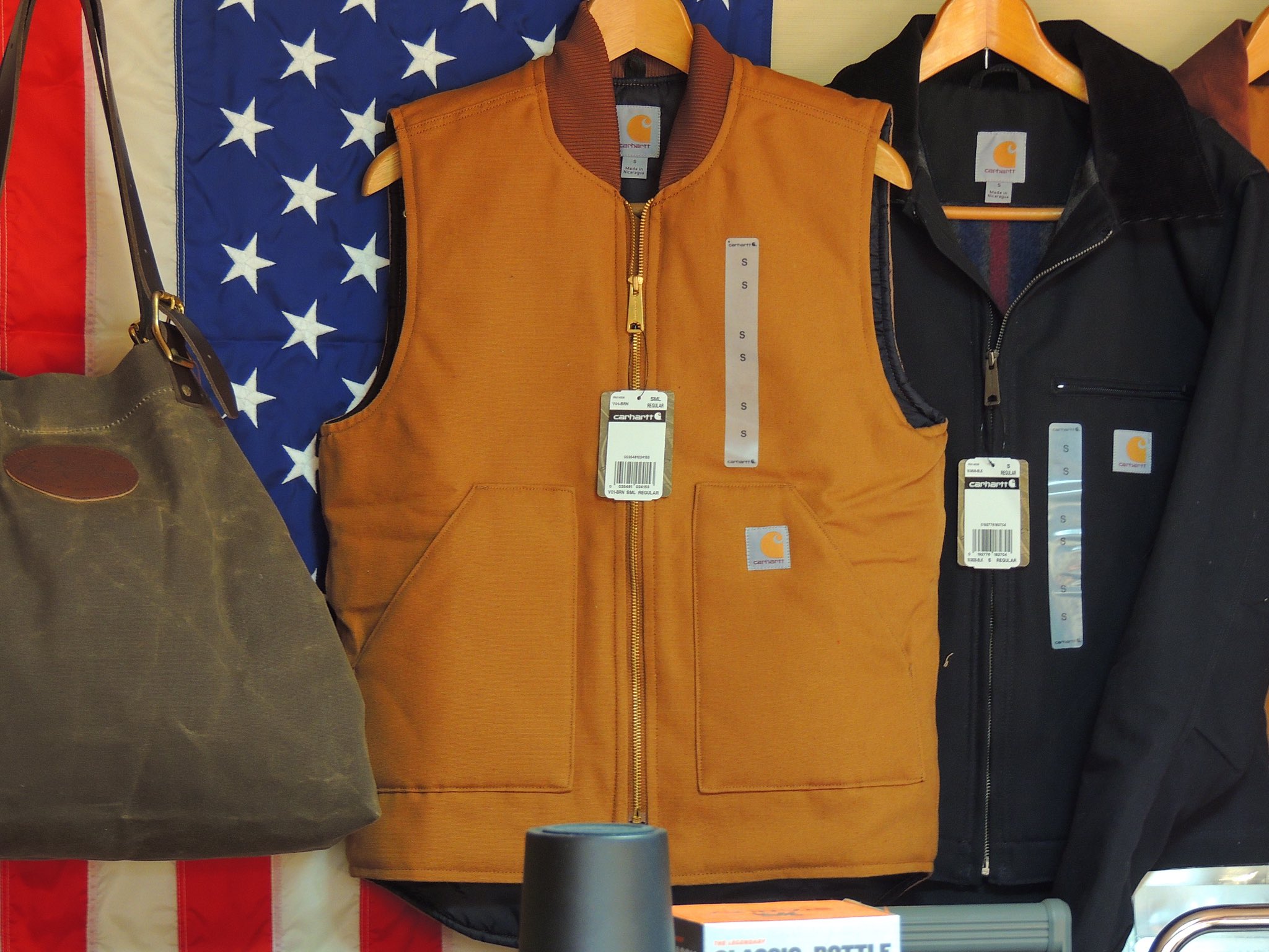チェス アウトドアでもバイクでも使えるよ カーハート Usa Carhartt ダックベスト 入荷しました 税込15 400yen アメカジ ファッション ベスト ワークベスト ワーク アウトドア キャンプ 焚き火 焚火 バイク ブッシュクラフト Chess 高松